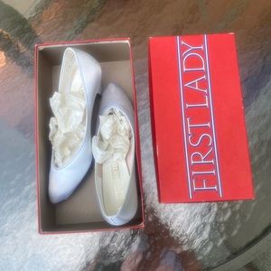 vintage 90’s satin kitten heels